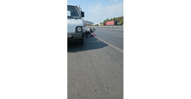 Alanya’da motosiklet park halindeki araca çarptı: 1 yaralı