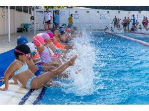 Mersin’de yüzme kurslarından bin 330 kişi faydalandı