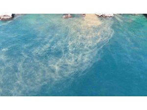 Antalya’da sahile ulaşan atık su görüntülerine soruşturma