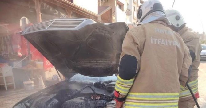 Arsuz ve İskenderun’da araç yangınları kontrol altına alındı