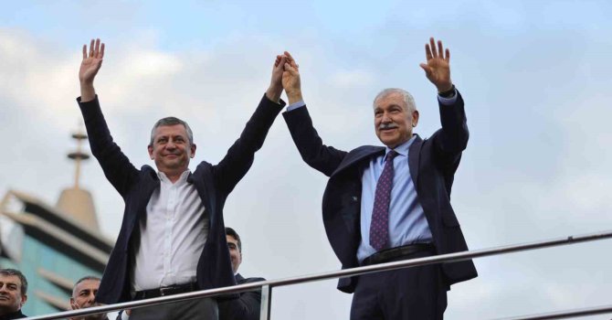 Rüşvetten ceza alan Başkan Karalar’a Adana halkından tepki: "Rüşvet alan cezasını çeker"