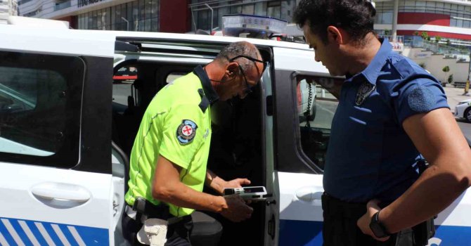 Polisin ’dur’ ihtarına uymayıp 3,86 promil alkollü çıkan sürücüye 450 bin lira ceza