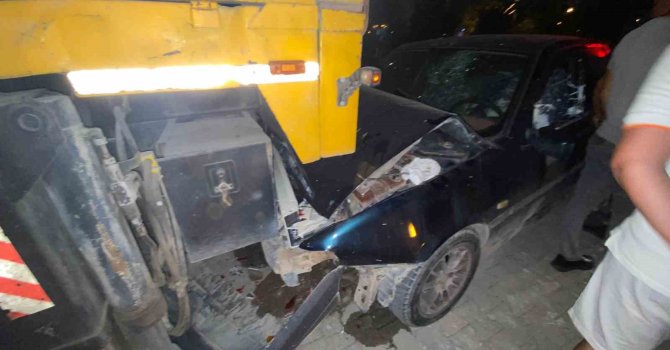 Osmaniye’de otomobil park halindeki vince çarptı: 1 yaralı