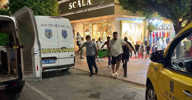 Haber alınamayan İsveçli turist, odasında ölü bulundu