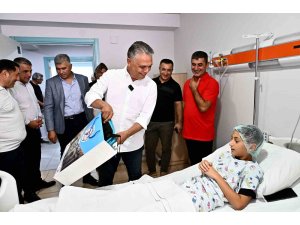 Başkan Uysal’dan sünnet olan çocuklara ziyaret