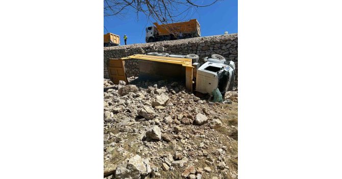 Yol yapımı çalışmasında trafik kazası: 1 ölü