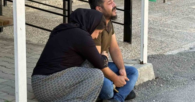Geri manevra yapan baba, ölümüne sebep olduğu bebeğinin cenazesini gözyaşları arasında teslim aldı