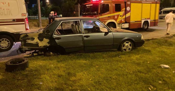 Otomobil ile minibüs çarpıştı: 4 yaralı