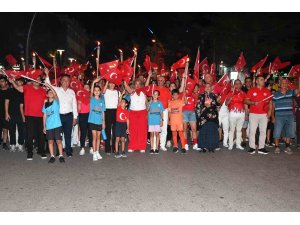 Kemer’de 30 Ağustos fener alayı coşkusu