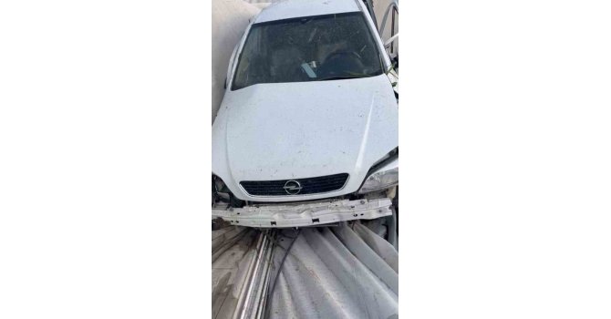 Kontrolden çıkan otomobil seraya yuvarlandı: 1 ölü