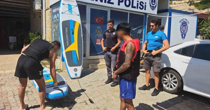 SUP ile denize açıldılar, kürekleri kırılınca kilometrelerce sürüklendiler