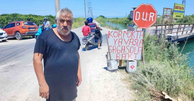 Kazaların adresinde vatandaşın ilginç çözümü: Kendi imkanlarıyla uyarı levhası yaptı