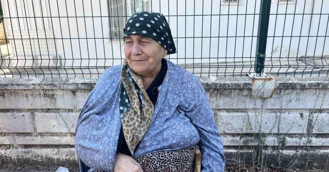 Alevler evlerin kapısına dayandı, vatandaşlar hortum ve kovalarla seferber oldu