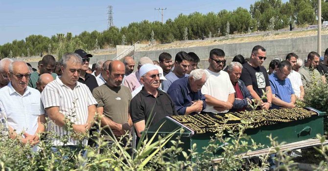Damatlık yerine kefen giydi