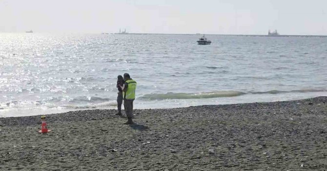 Vatandaşların Akdeniz’de ceset gördük ihbarı ekipleri harekete geçirdi