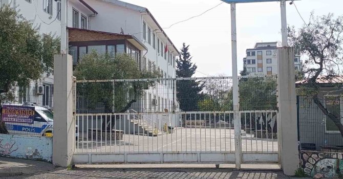 Okul saldırısı davasında tahliye olan saldırganın annesi, karara itiraz edilmesinin ardından Osmaniye’de gözaltına alındı