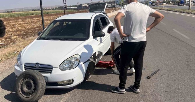 Zorlu geçen KPSS’nin ardından kullandığı otomobilin tekeri yerinden fırladı