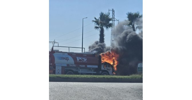 Kahramanmaraş’ta yakıt tankerinde çıkan yangın korkuttu