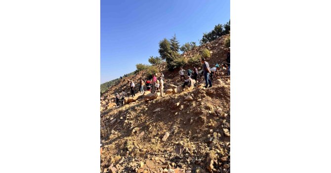 Sepetli motosiklet uçurumdan uçtu: 3 yaralı