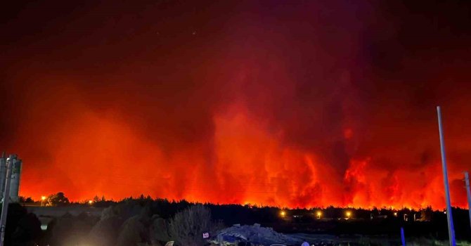 Antalya’daki yangında kara ekiplerinin cansiparane mücadelesi sürüyor