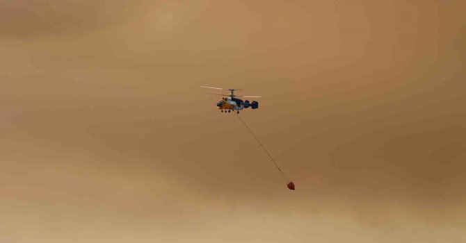 Kozan’da orman yangını: 40 ev tahliye edildi, 3 uçak ve 9 helikopter havada