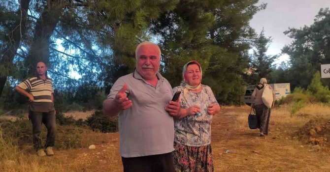 Yangını gözyaşları içinde izlediler