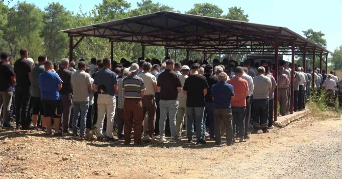 Aksu yangınında kalp krizi geçiren vatandaş son yolculuğuna uğurlandı