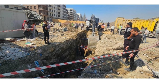 Altyapı çalışmaları esnasında göçük altında kalan 2 işçi yaralandı