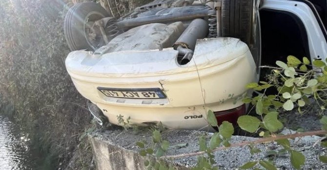 Burdur’da otomobil dereye yuvarlandı: 1 yaralı