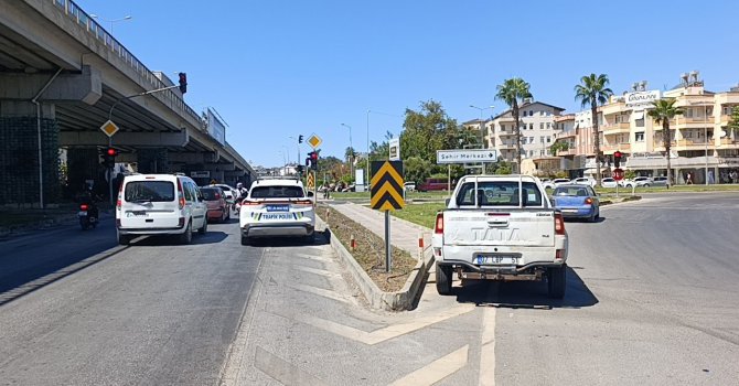 Yol kenarındaki kamyonet ekipleri alarma geçirdi, gerçek ise apayrı çıktı
