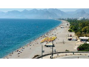Antalya sahillerinde okul öncesi yoğunluğu
