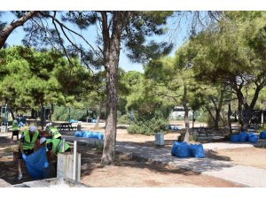 Manavgat’ta hükümlüler sahilde Çevre temizliği ve düzenleme çalışması yaptı