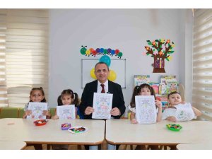 Özünal’dan minik yüreklere yeni eğitim yılı ziyareti