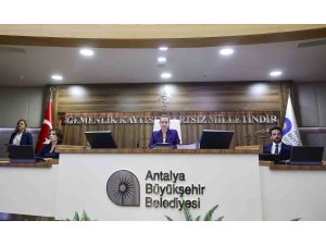 Başkan Vekili Özdemir: "Antalya’ya milyar milyar liralık yatırımlar yapıyoruz"