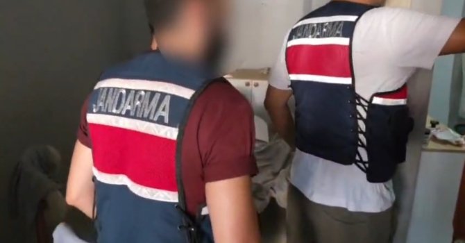 Adana’da uyuşturucu ve silah operasyonu: 4 şüpheli tutuklandı