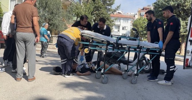 Burdur’da motosiklet ile scooter çarpıştı: 1 yaralı