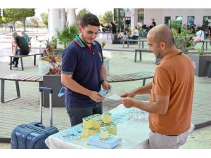 Mersin’de üniversite öğrencilerine otogarda karşılama ve destek