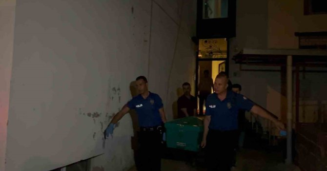 Adana’da aile faciası: Boşandığı eşini ve oğlunu silahla vurup intihar etti