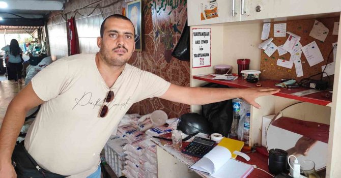 Adana’da saniyeler içinde telefon hırsızlığı