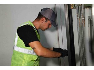 Adana’da asansörler kırmızı alarm veriyor