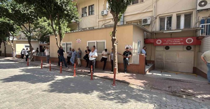 Adana’da eski eşi tarafından katledilen kadının cenazesi adli tıptan alındı