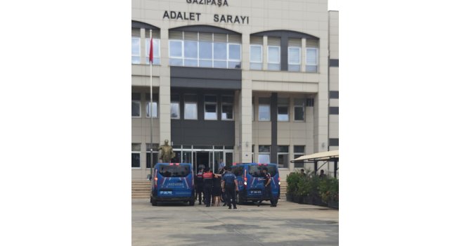 Gazipaşa’da veteriner ve polis memurunu darp eden 3 şüpheli tutuklandı