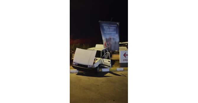 Yasak olmasına rağmen ’U’ dönüşü yapmak isteyen alkollü sürücü kaza yaptı