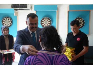 Dartta dereceye giren kız çocuklarına Başsavcıdan tebrik
