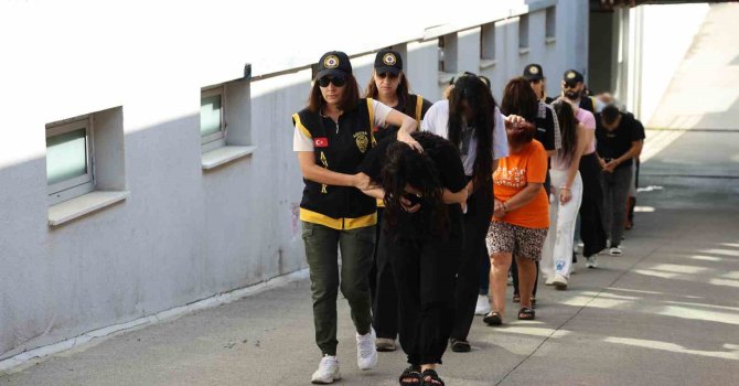 Adana merkezli fuhuş operasyonu: 17 tutuklama