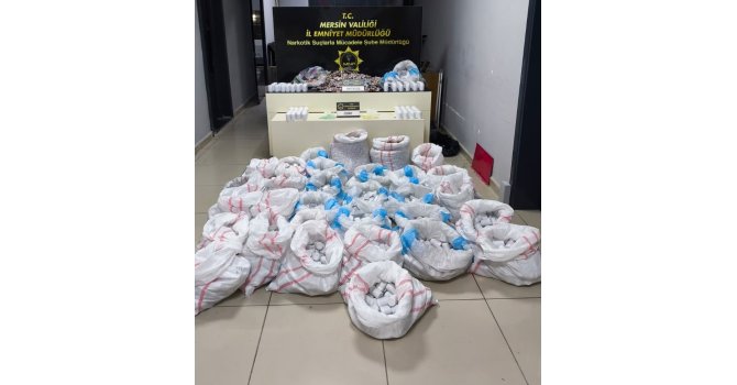 Hastane otoparkındaki araçta 256 binden fazla sentetik ecza hap ele geçirildi: 4 gözaltı