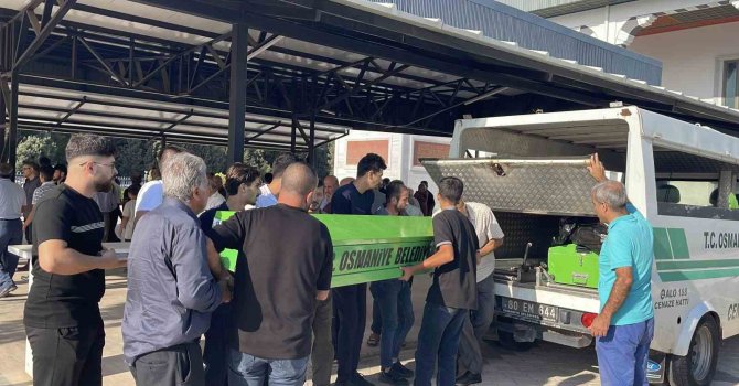 Hatay’da eşi tarafından vurulan Emine Çil, Osmaniye’de son yolculuğuna uğurlandı