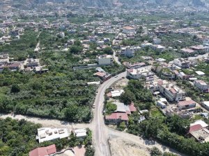 HBB’den Samandağ Sutaşı’nda 1,1 kilometrelik yolda beton asfalt çalışması