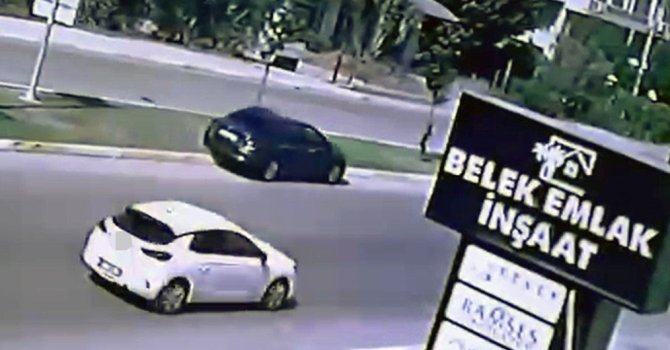 Antalya’da direksiyon başında fenalaşan sürücü hayatını kaybetti