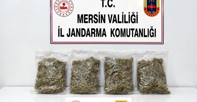 Uyuşturucu taciri 2 kilo 100 gram esrarla yakalandı